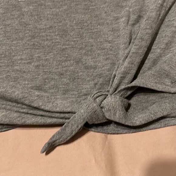 Modern lux size small distressed grey “I need a latte coffee” tie front top EUC - Picture 4 of 9